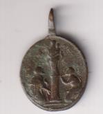 Virgen del Pilar. medalla (AE 19 mms.) R/ Santa Bárbara. Siglo XVII-XVIII