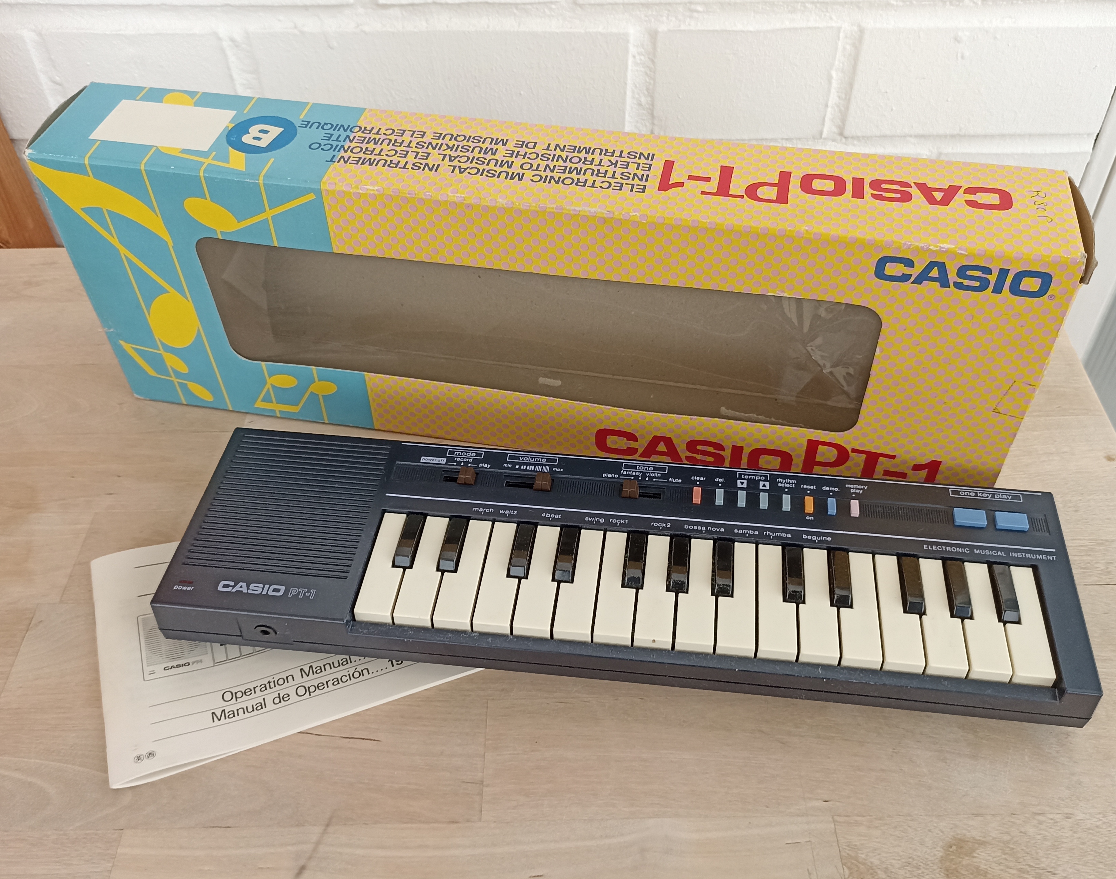 Teclado electrónico Casio PT-1. Años 80. En su caja original