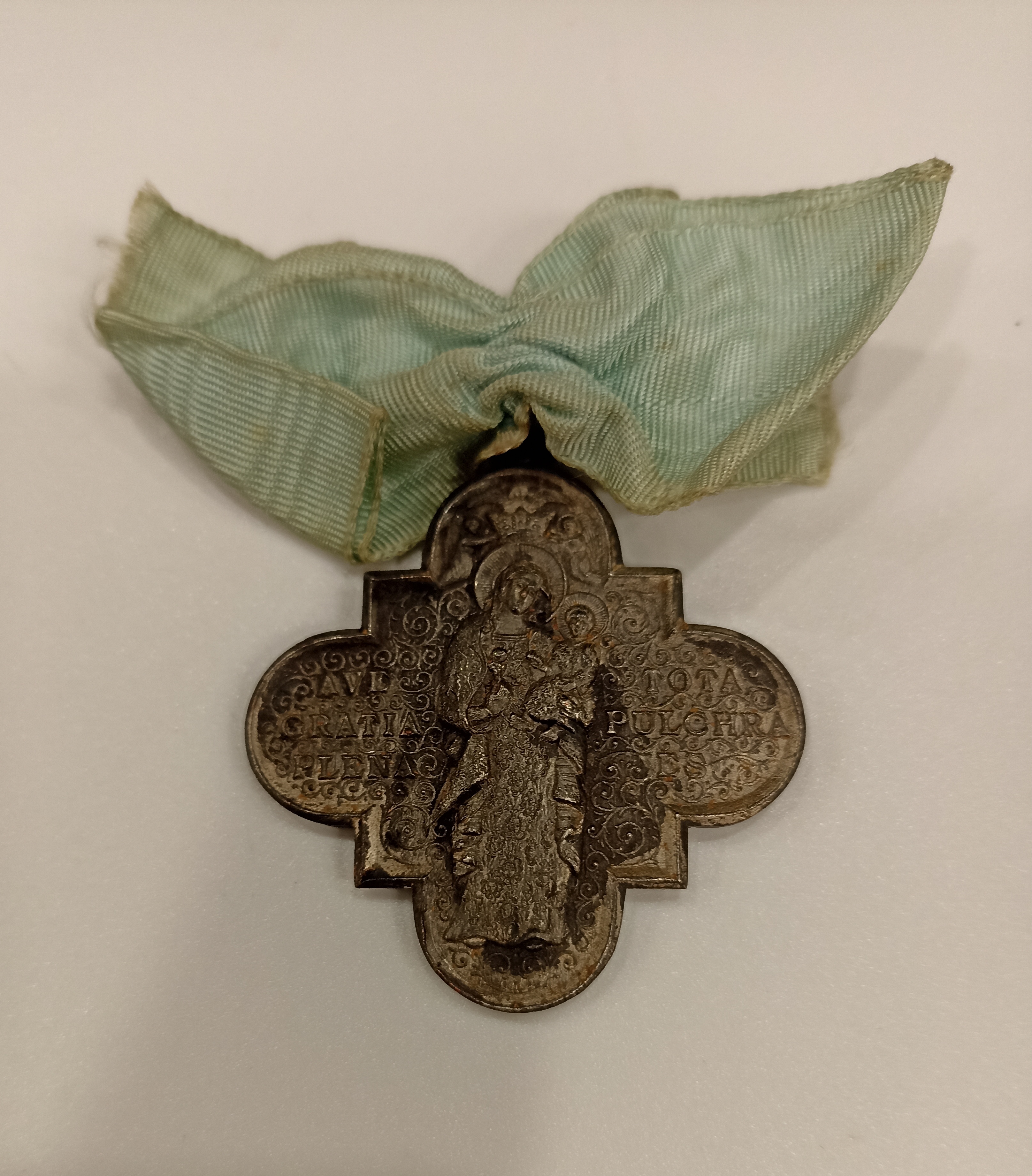 Medalla Congreso Mariano Hispano Americano, Sevilla 1921. Con cinta y alfiler (45x45 mm)