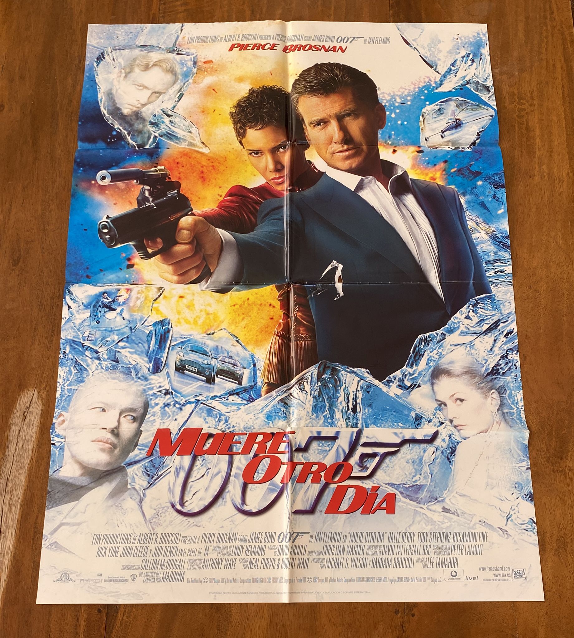 007 Muere otro Día. Cartel (100x70) Año 2002