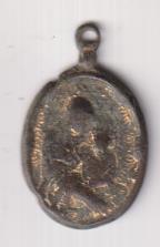Virgen con Niño Jesús. Medalla (AE 26 mms.) R/ Arcangel SAn Miguel. Siglo XVII