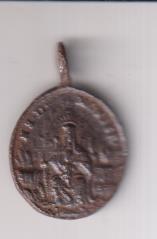 Nuestra Sra. de Montserrat. medalla (AE 23 mms.) R/ Cruz y San Benito. SIglo XVII-XVIII