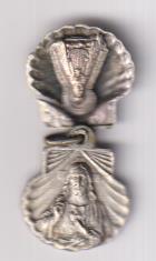Corazón de Jesús y Virgen. Medalla sobre Venera. Plateada 16 mms cerrada