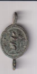 Jesús con la Cruz a cuesta. Medalla de Rosario Servita. (22 mms.) R/ Dolorosa. Siglo XVIII