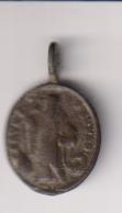 San Benito y Cruz. medalla (AE 17 mms.) R/Cruz de San Benito. Siglo XVII-XVIII