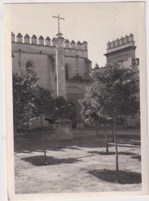 Fotografía (12x9) Monasterio de San Isidoro del Campo. Santiponce. Fundador Alonso Pérez de Guzmán 1301. Fotógrafo Agudelo, años 60-70