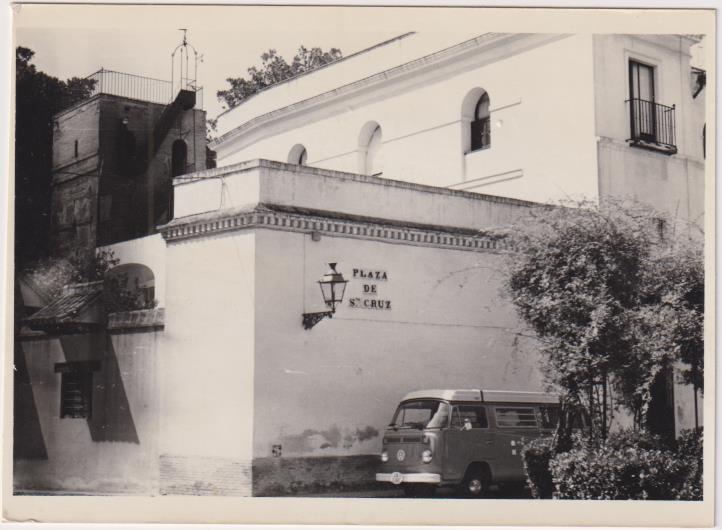 Fotografía (9x12) Plaza de Santa Cruz nº 8, esquina a calle de Nicolás Antonio. Fotógrafo Agudelo, Años 70