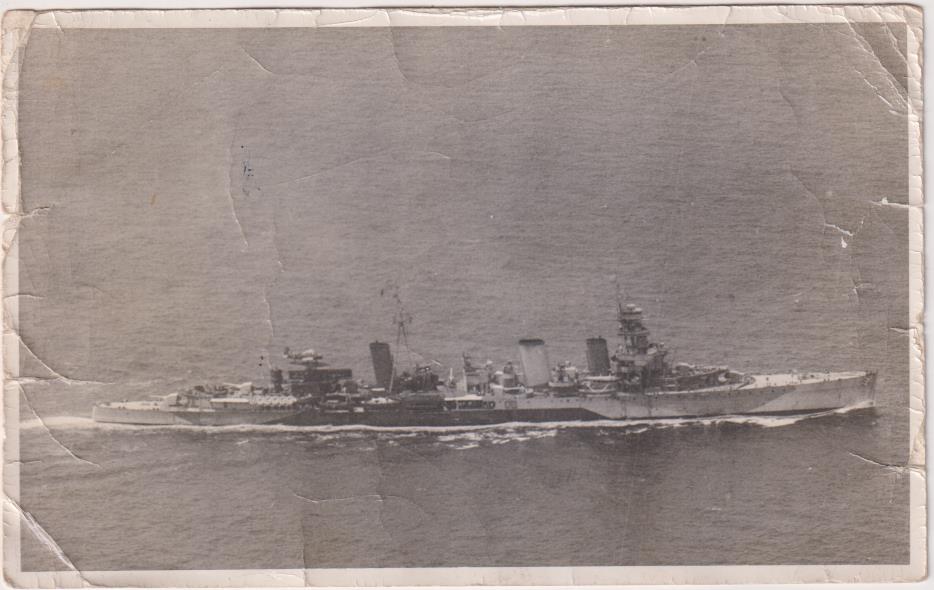 Segunda Guerra Mundial. Fotografía (10x15,5) Barco de Guerra. Dorso: RAF. 30-11 1943, Secret