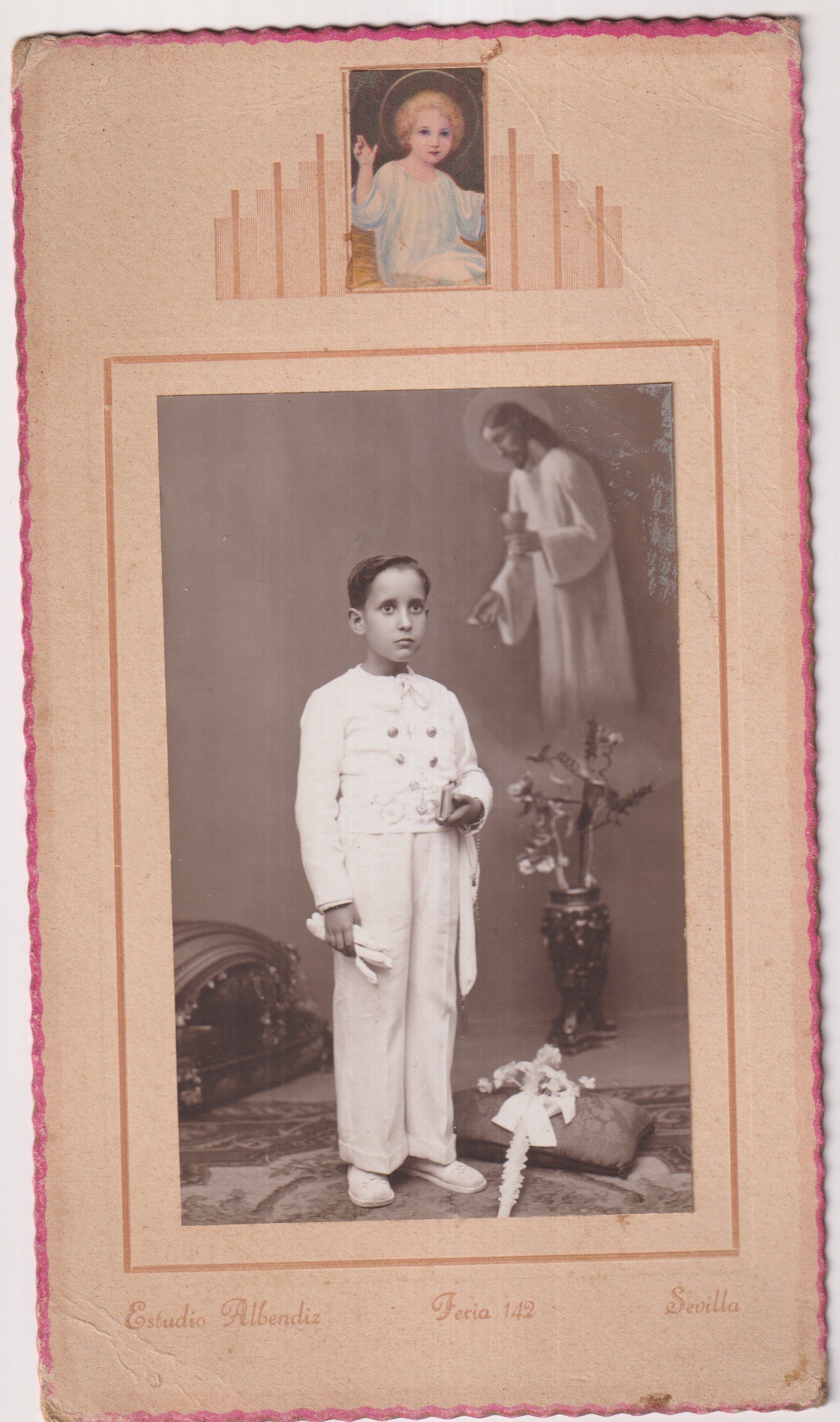 Niño de comunión. (14x8,5 + cartón con estampa de niño Jesús.) Estudio Albéniz. Sevilla