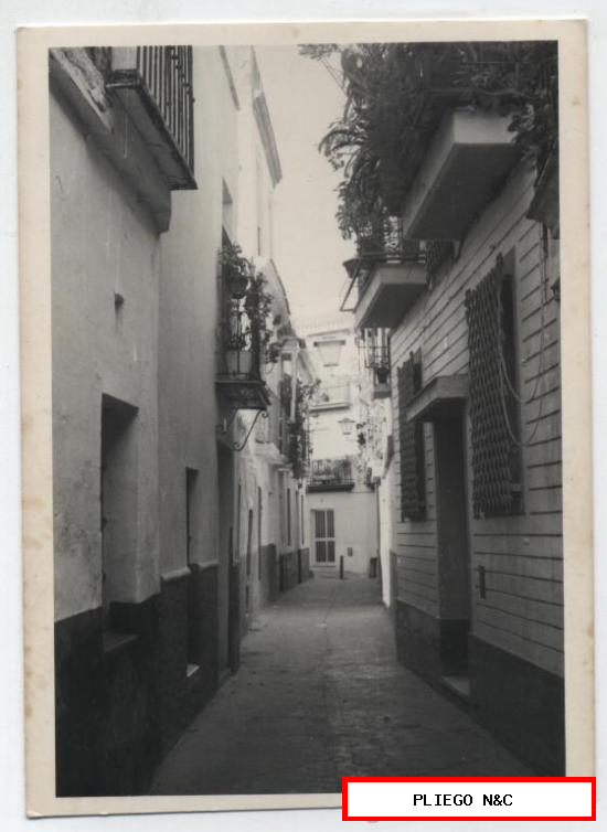 Fotografía (12,5x9) Sevilla. Calle Leoncillo. Fotógrafo Agudeló-Sevilla. Años 60-70