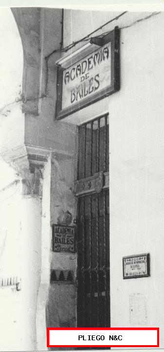 fotografía (9x12) c/Viriato nº 1. Casa de los artistas. Fotógrafo Agudelo. Años 70