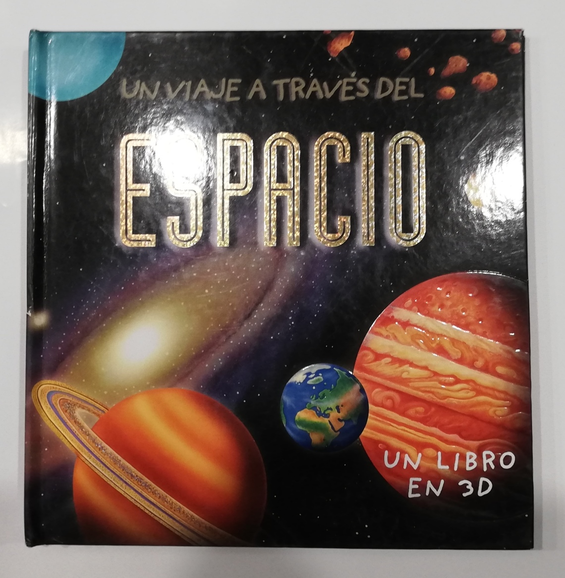 Un Viaje a través del Espacio. Un libro en 3D. Cuento desplegable. Beascoa 2012