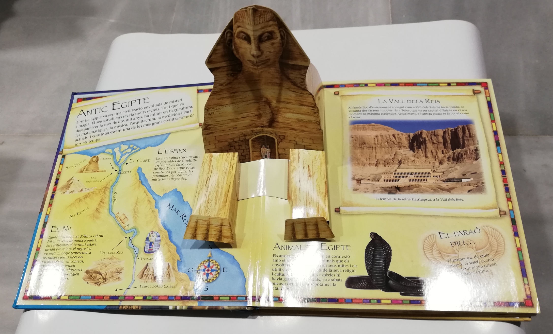 El Fascinant Llibre sobre Egipte. Libro desplegable. Susaeta