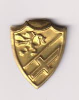 Emblema Metálica Auxilio Social. Escudo. León y Cruz. Con pestaña