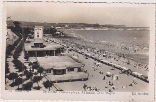 73 Santander. Sardinero Primera Playa Al fondo, Cabo Mayor. Ediciones Arribas. Fechada al dorso: 13-7-52
