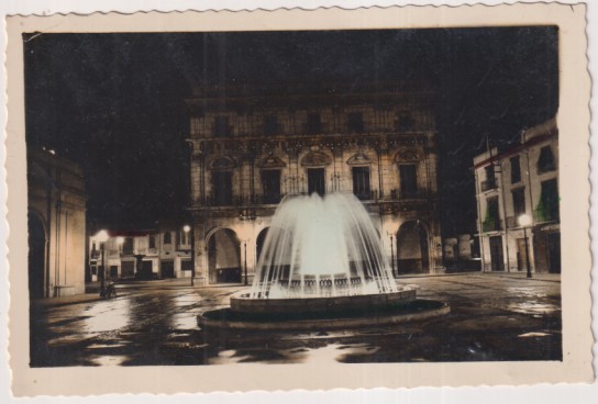 Castellón 1. Plaza Mayor y Ayuntamiento. Coloreada a mano. Franqueada y fechada 6-Jul.1958