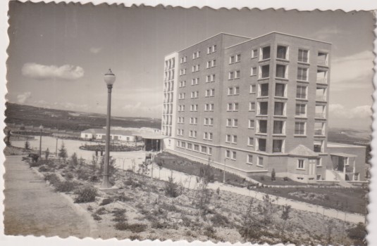 12 Jaén.- Hospital Clínico. Ediciones Sicilia. Sin usar