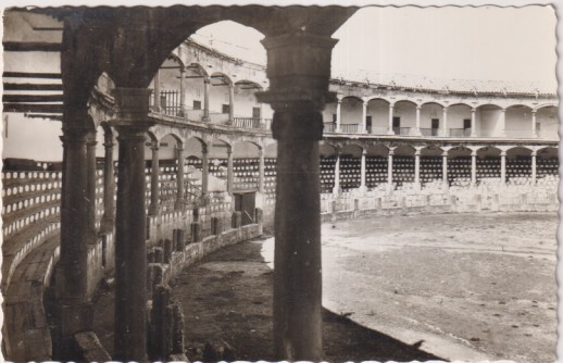 16 Ronda.- Plaza de toros. interior. Ediciones Arribas. Sin usar