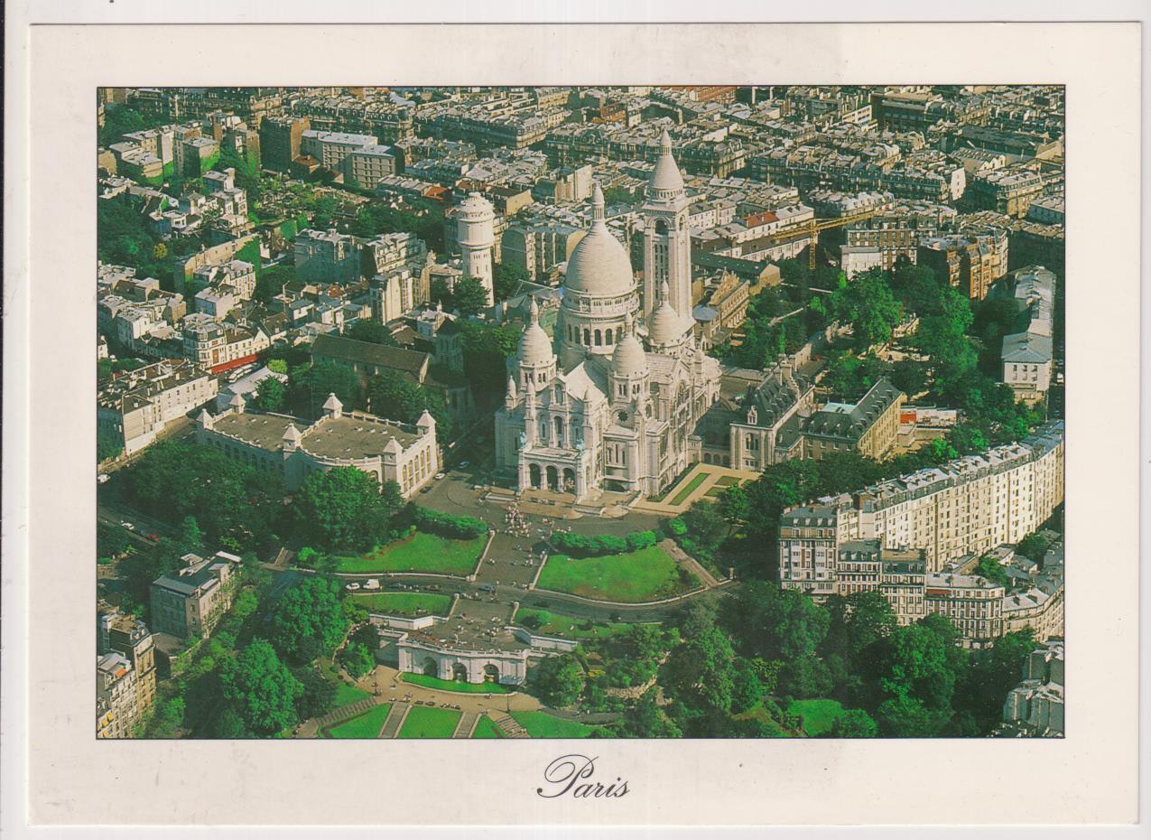 Paris.- La Basílica del Sagrado Corazón  y el Barrio de Montmartre.  Postal Gigante (21x15)