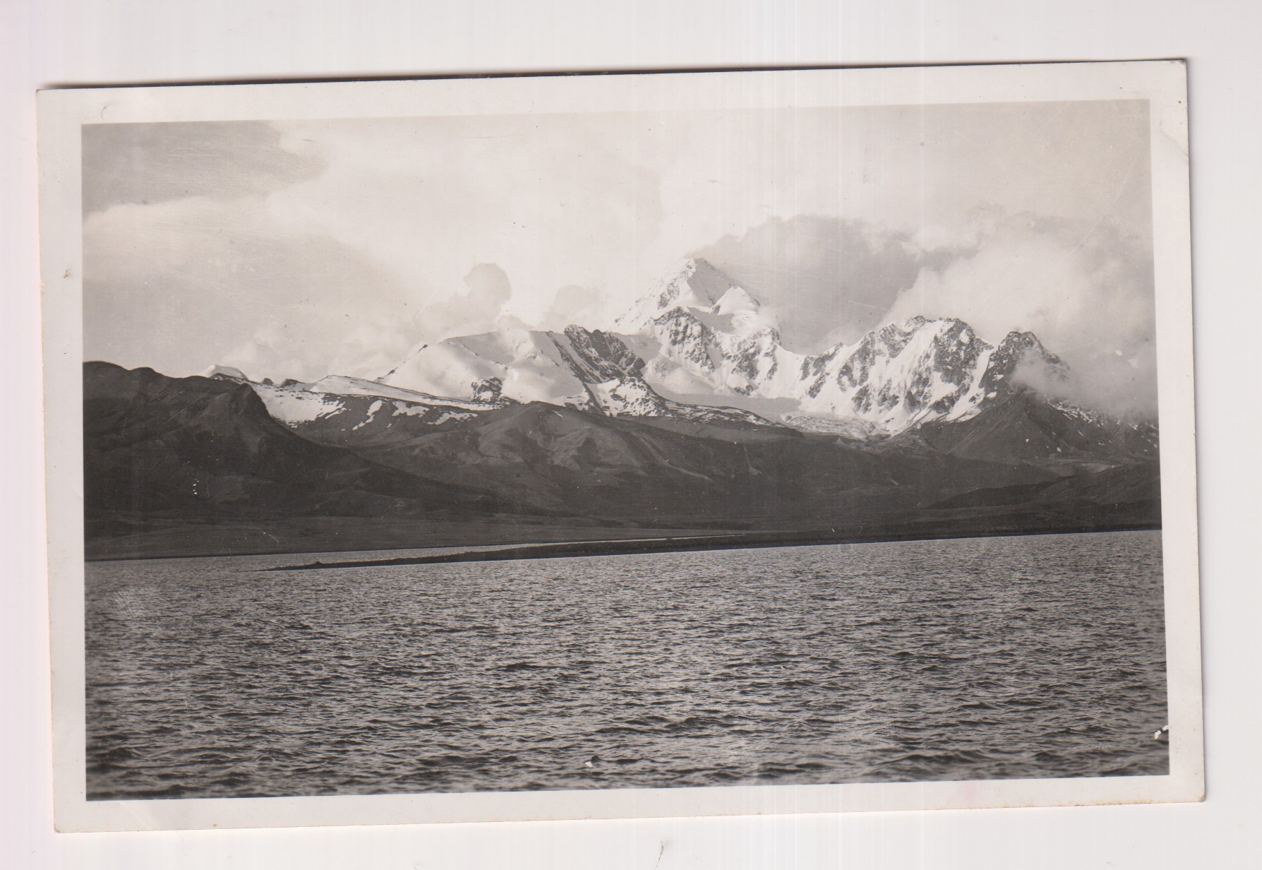 Foto Postal. Bolivia. Lago Titicaca y El nevado de Sorata