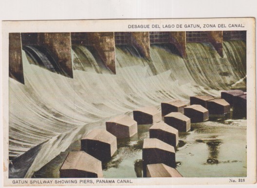 Panamá. desagüe del lago de Gatún, zona del canal. sin usar
