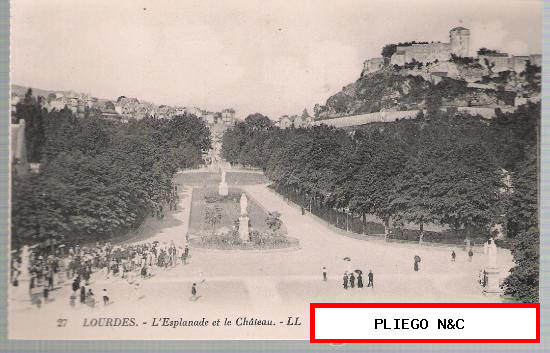 Lourdes. L´Esplanade et le Chateau