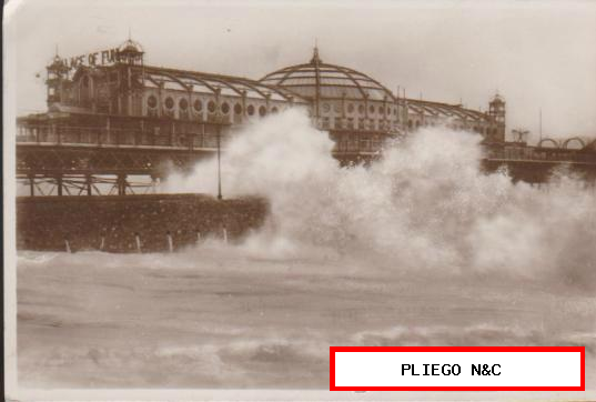 Rough Sea. Palace Pier. Brighton. Franqueado y fechado en Brighton en 1926