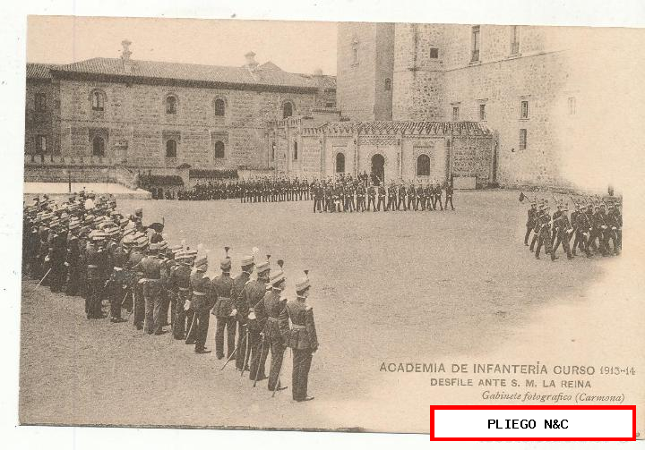 academia de infantería curso 1913-14. Desfile ante S.M. La reina