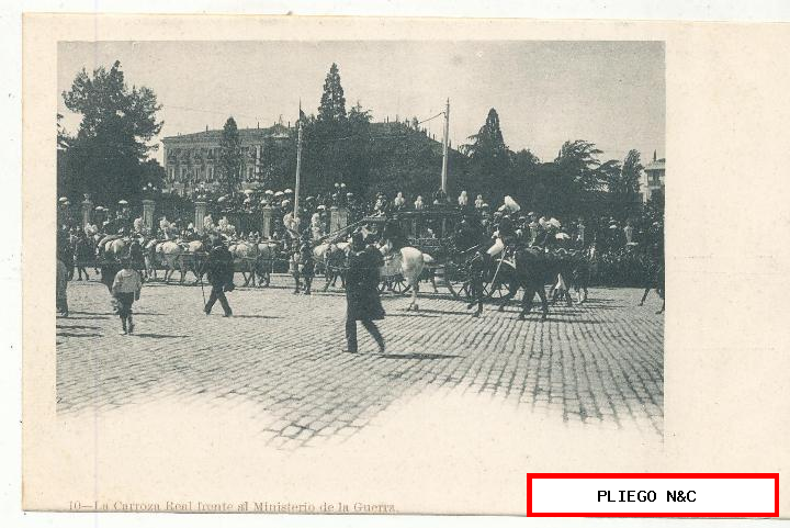 la carroza real frente al ministerio de la guerra. Fiestas reales de 1902