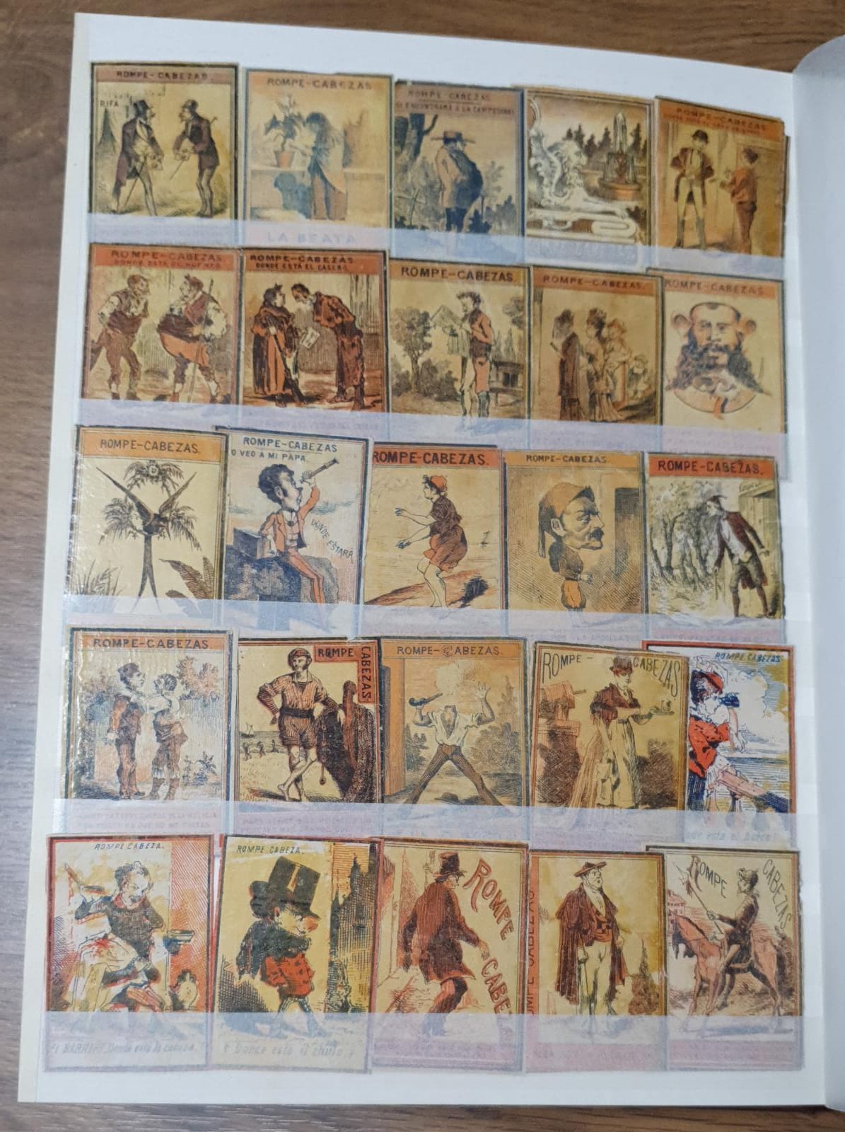 Álbum con más de 700 fototipias de cajas de cerillas del Siglo XIX. INTERESANTE