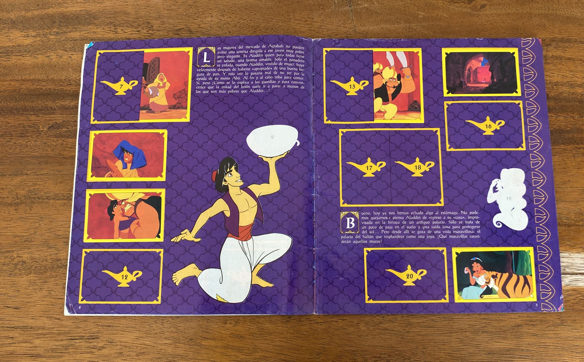 Álbum Aladino de Disney. Panini. Contiene 89 cromos y 16 pegatinas