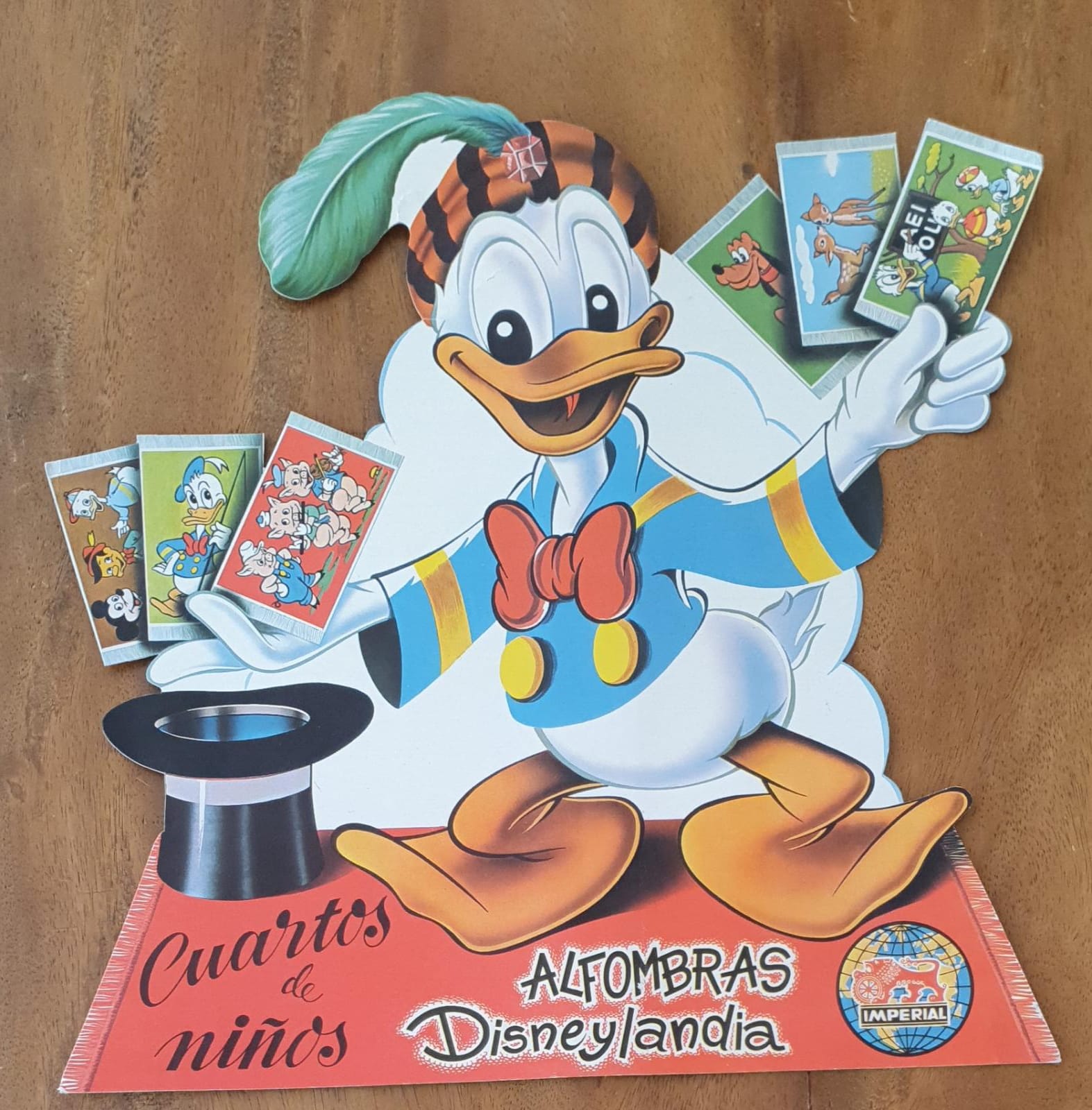 Cartel Troquelado (37x34) Alfombras Disneylandia de Imperial. Años 50-60