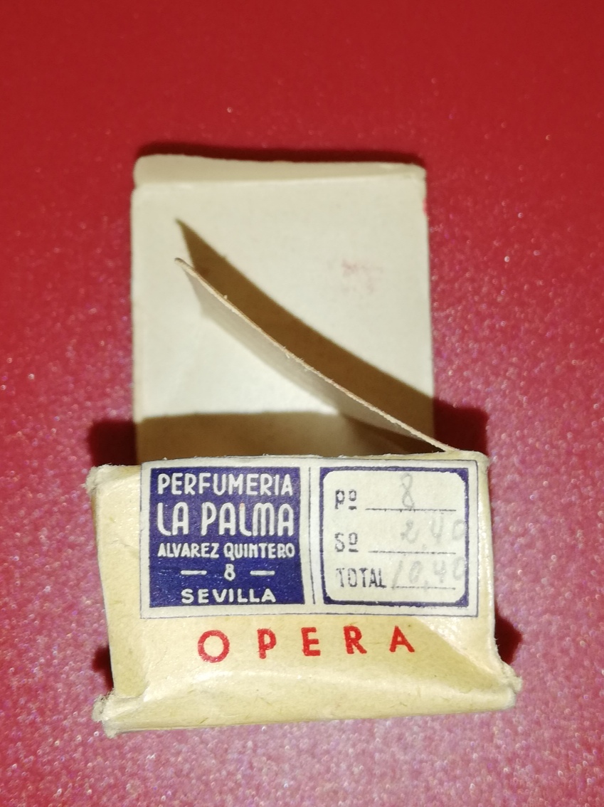 Pimpinela, colorete grasa. Cajita de cartón (4x4x2 cm). Perfumería La Palma, Sevilla