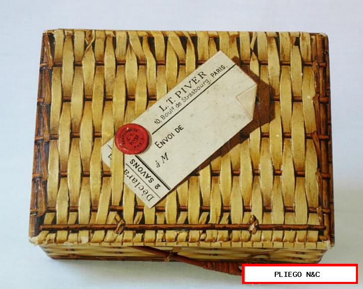 Caja (14x11x5) de cartón imitando mimbre. FLeurs de France