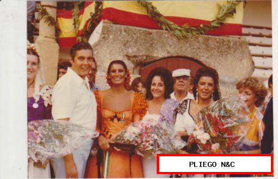Fotografía (13x17) Familia Ordoñez. Corrida Goyesca 1980