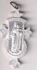 Medalla AL-4,6. María Auxiliadora, Coronada en 1903. R/ Corazón de Jesús (en latín)
