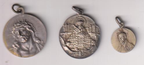 Lote de 3 medallas: Jesucristo, Virgen y S. Ignacio en R/ Loyola