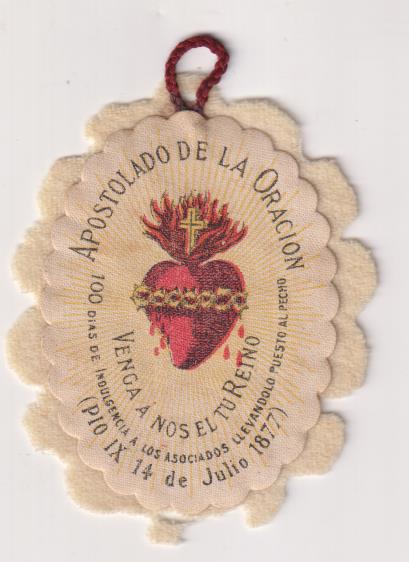Colgante. Piel y tela (80 mm.) Apostolado de la Oración. Pío IX, 14 de Julio de 1877