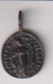 S. Elena Imperatrix. medalla (AE 16 mms.) R/ Virgen del Pilar. Siglo XVII-XVIII