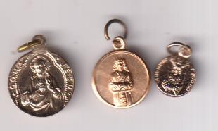 Lote de 3 Medallas (AL dorado 16 a 12 mm.) 