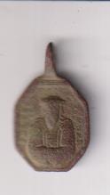 Jesús Nazareno. Medalla (AE 16 mm.) R/Cáliz. Siglo XVII