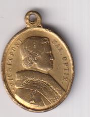 Pío IX. Medalla (AE dorada 30 mm.) R/Mater Divinae Gratiae. Siglo XIX