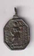 San Leonardo. Medalla. Exergo: ROMA (AE 20 mms.) R/ San Miguel (Vivit deus) Siglo XVII. RARA