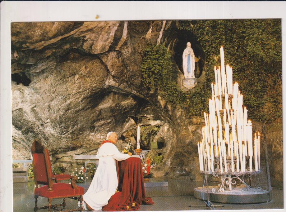 Su Santidad Juan Pablo II en la Gruta de los Milagros