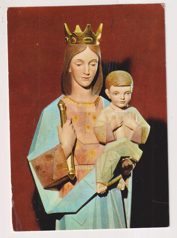María Auxiliadora (talla policromada. Franqueada y fechada en Tarrasa 24-3-1975