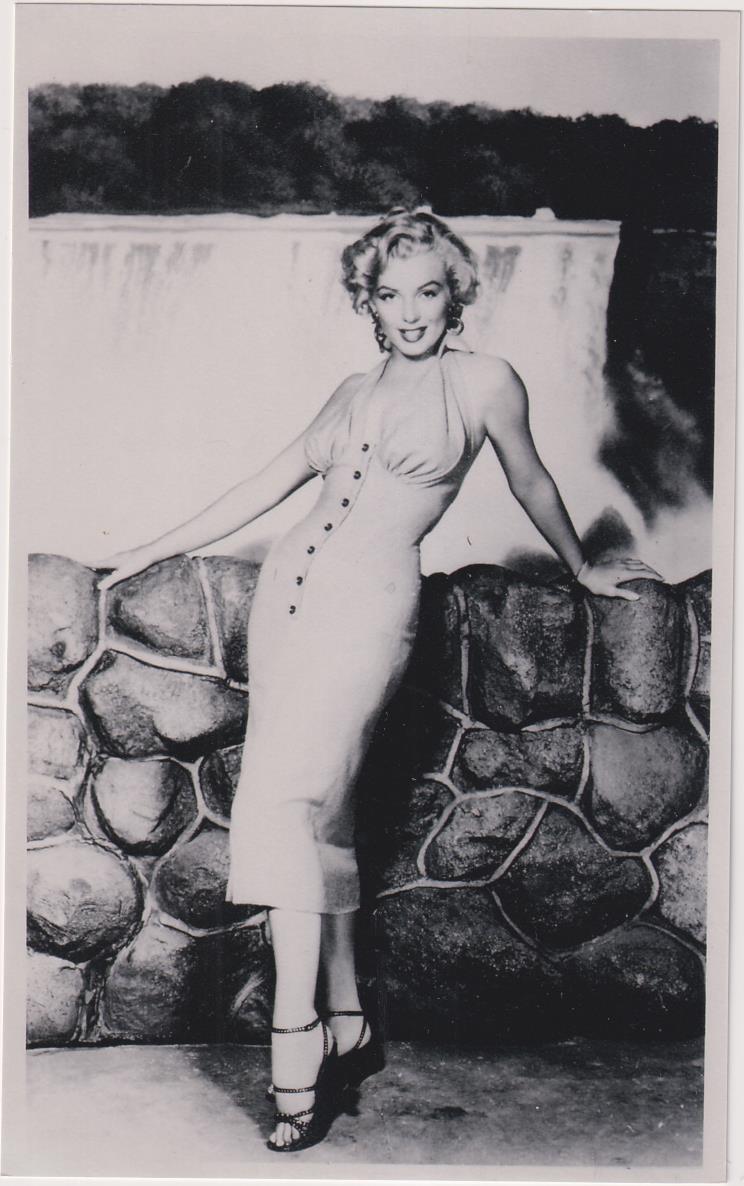 Marilyn Monroe. Fotografía (20x12,5 cm.) Años 90
