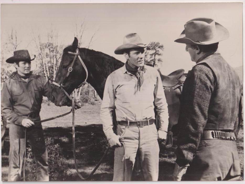 Duelo en el Barro. Fotocromo. Fotografía (18x24) de Don Murray y Stuart Whitman. 1959. Al dorso tampón Ministerio información y turismo D. p. Barcelon
