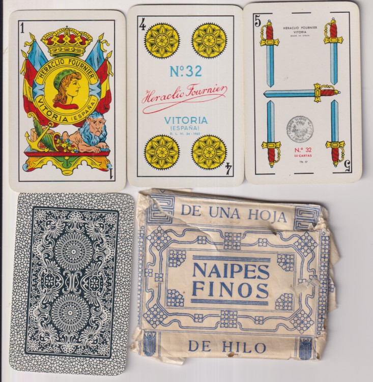 Baraja Fournier nº 32. 50 cartas. Clase opaca de 1962. envoltura original rota